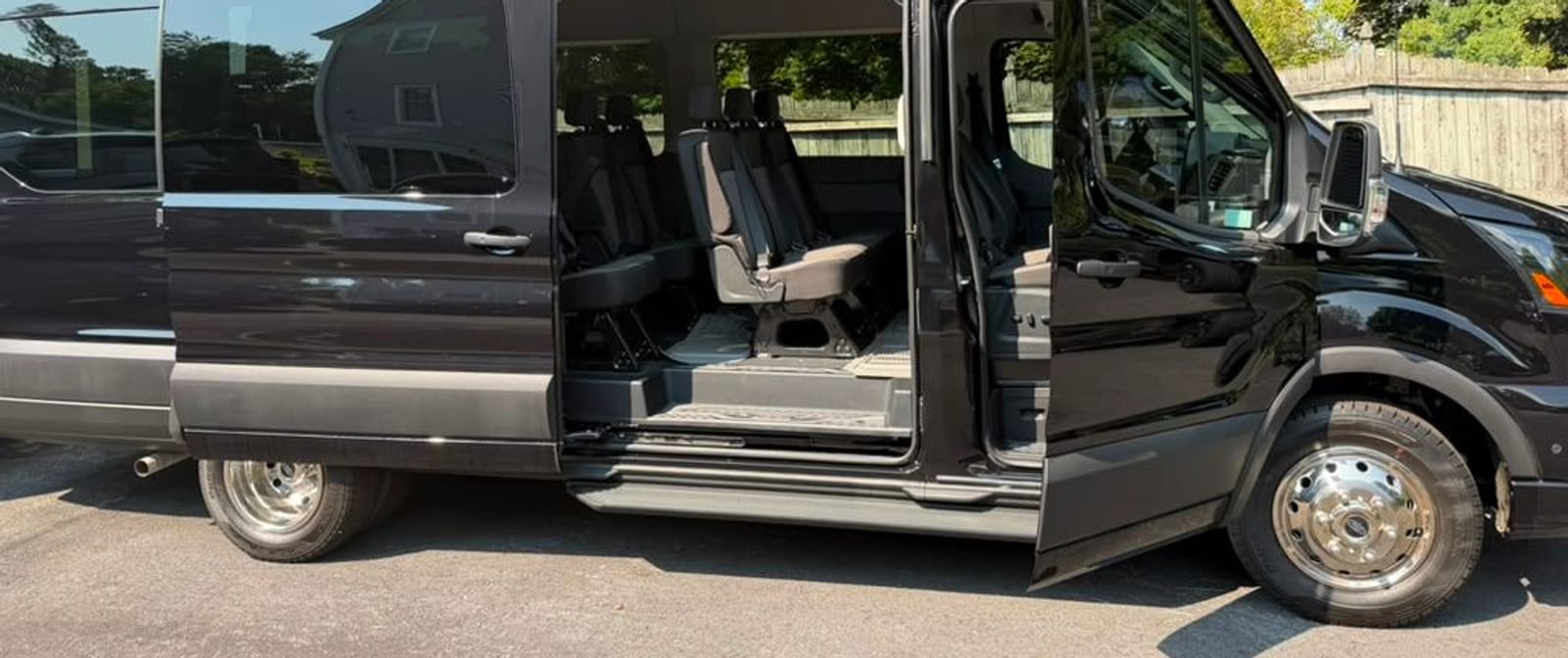 Ford executive limo van side exterior, part of the NJ.Limo fleet