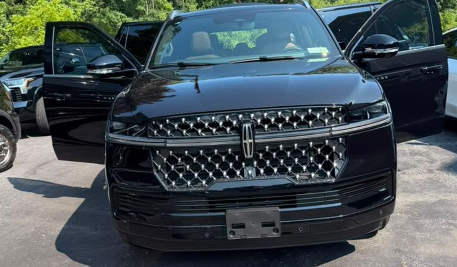 Lincoln Navigator SUV limo front exterior, part of the NJ.Limo fleet