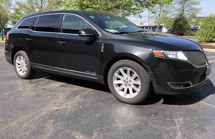 Lincoln Luxury Sedan exterior, part of the NJ.Limo fleet